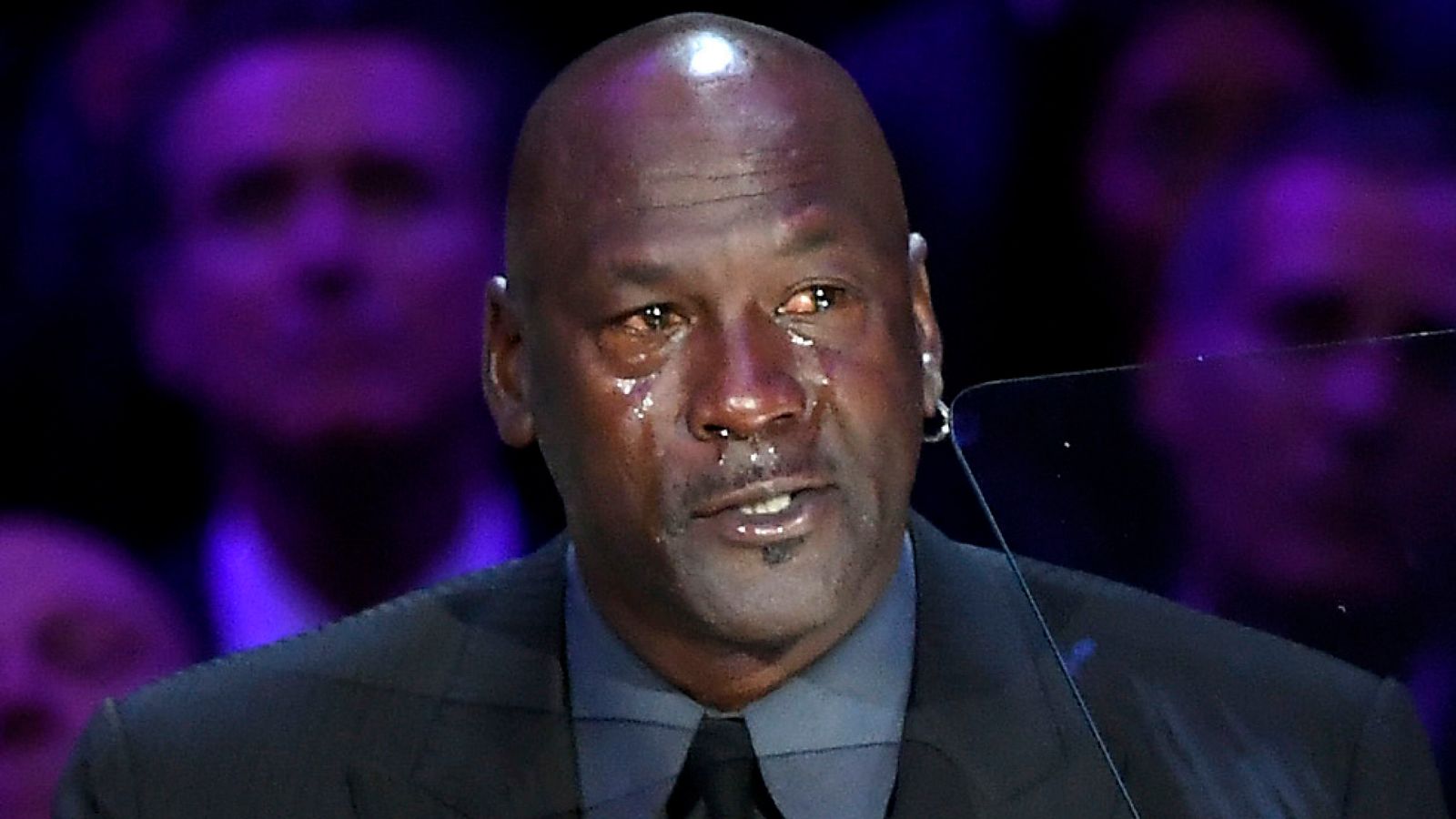 Michael Jordan Kobe Bryant ve kızı için düzenlenen törende ağladı.
